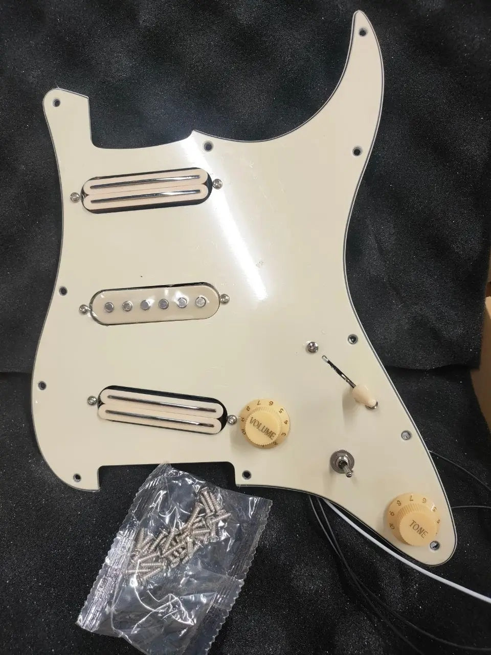 FLEOR SSS Prewired Guitar Pickguard fit ST Guitar Dual Rails-Single Coil Pickup