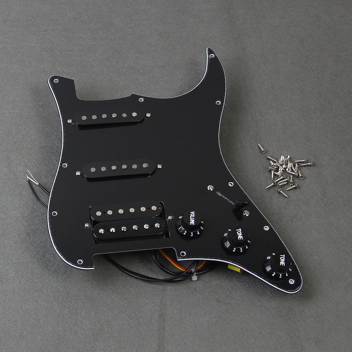<transcy>FLEOR Loaded Prewired Strat Guitar Pickguard SSH HSS, 10 Farben erhältlich</transcy>