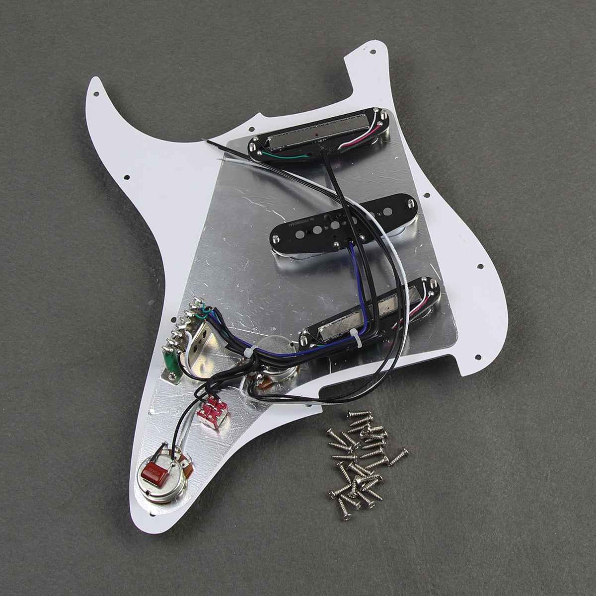 FLEOR Alnico 5 Hot Rails Prewired Pickguard SSS | iknmusic