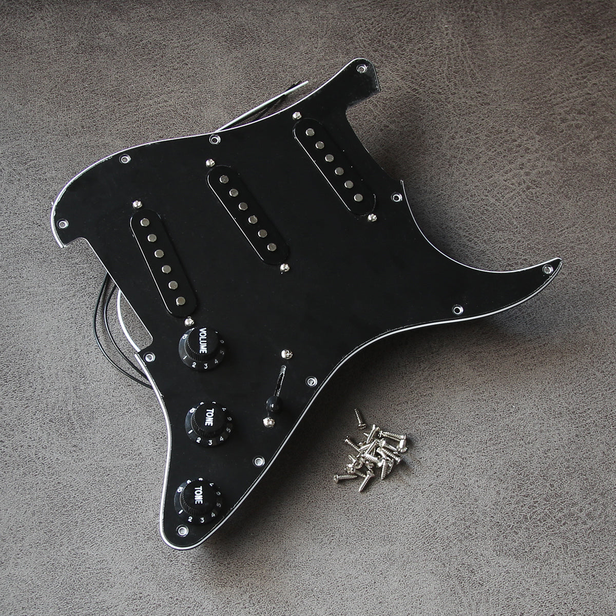 FLEOR Ceramic Prewired Strat Guitar Pickguard SSS Pickups| iknmusic