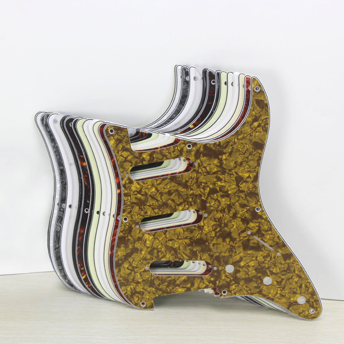 FLEOR Vintage 8 Hole Strat Pickguard SSS witth Screws | iknmusic