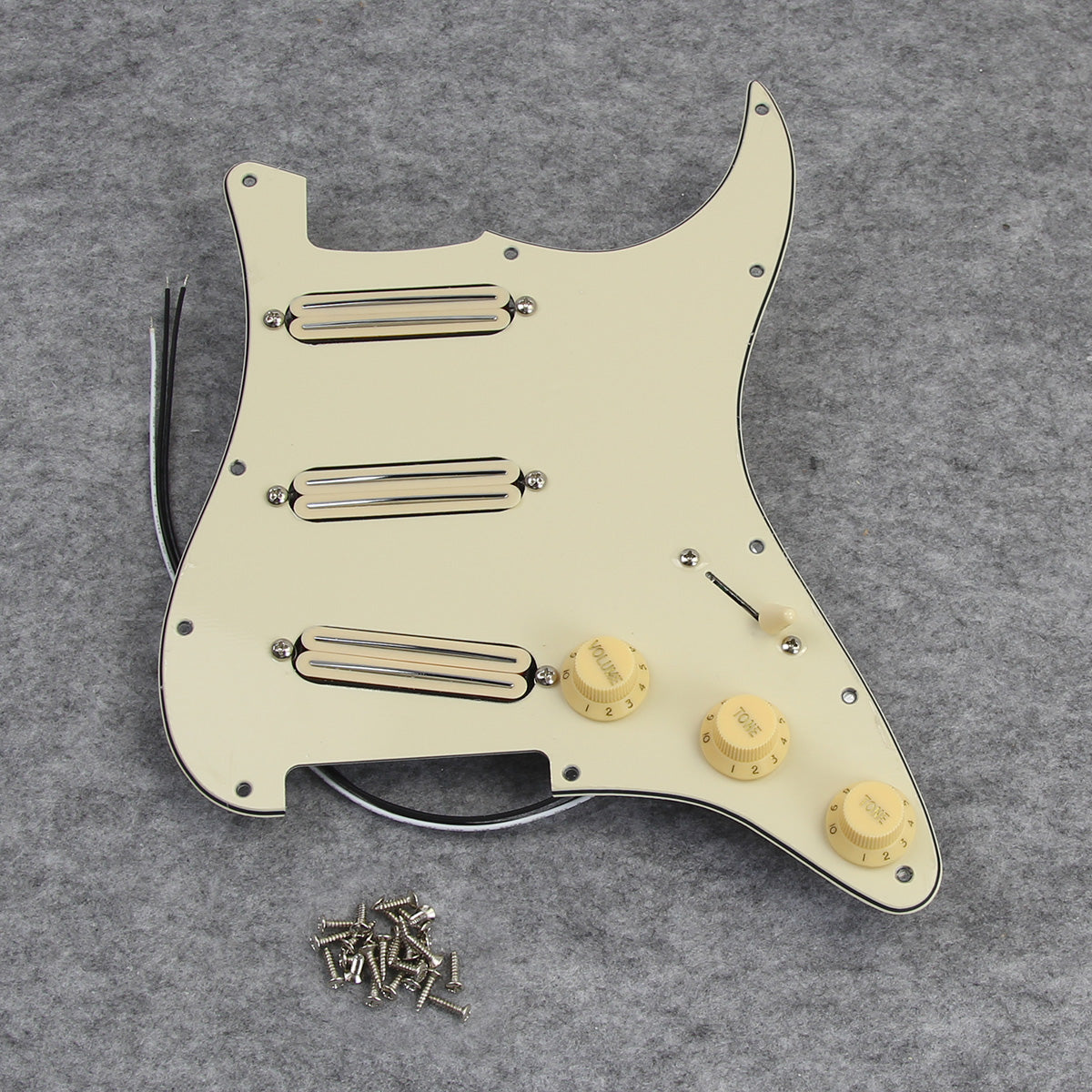 FLEOR Ceramic Hot Rails SSS Prewired Guitar Pickguard | iknmusic 