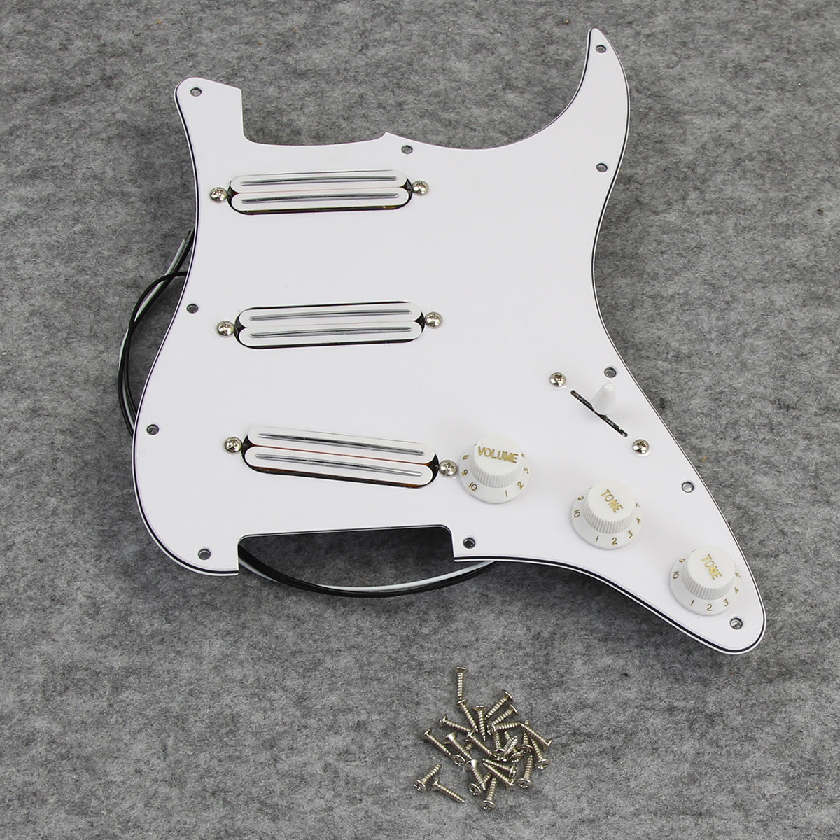 FLEOR Ceramic Hot Rails SSS Prewired Guitar Pickguard | iknmusic 