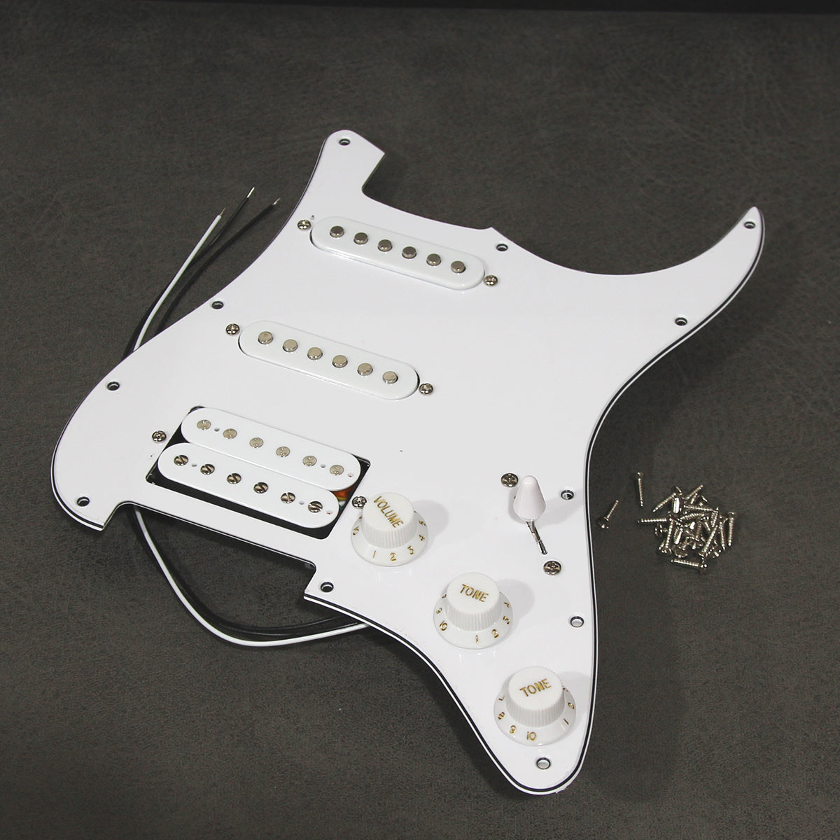 <transcy>FLEOR Loaded Prewired Strat Guitar Pickguard SSH HSS, 10 Farben erhältlich</transcy>