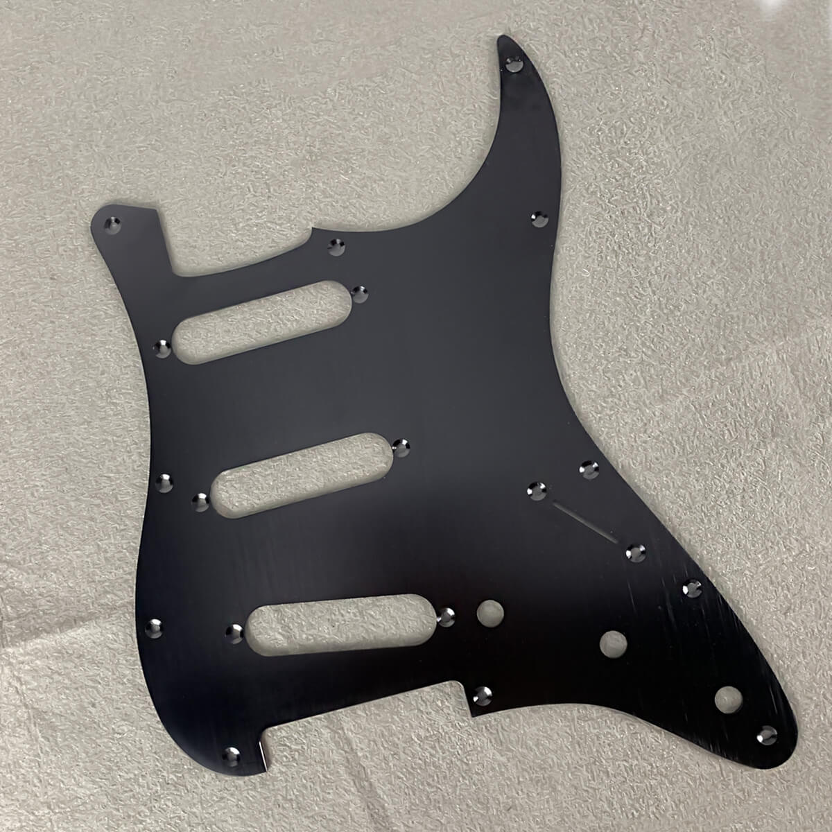 FLEOR Anodized Aluminum Metal Guitar Pickguard Strat SSS | iknmusic